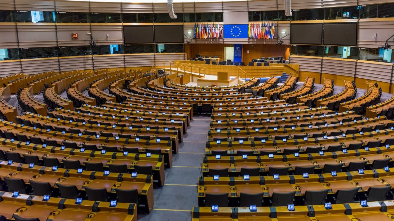 Eu